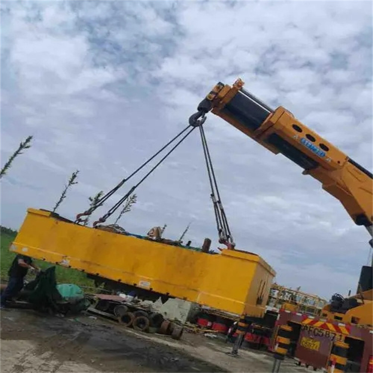 龙圩吊车吊集装箱需要多少钱