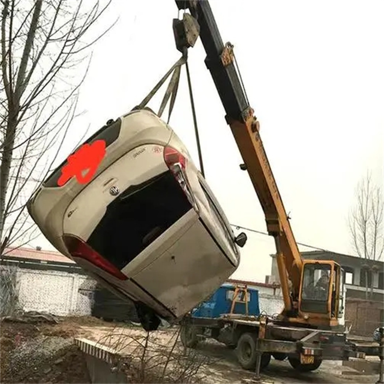 龙圩吊车救援小汽车怎么吊